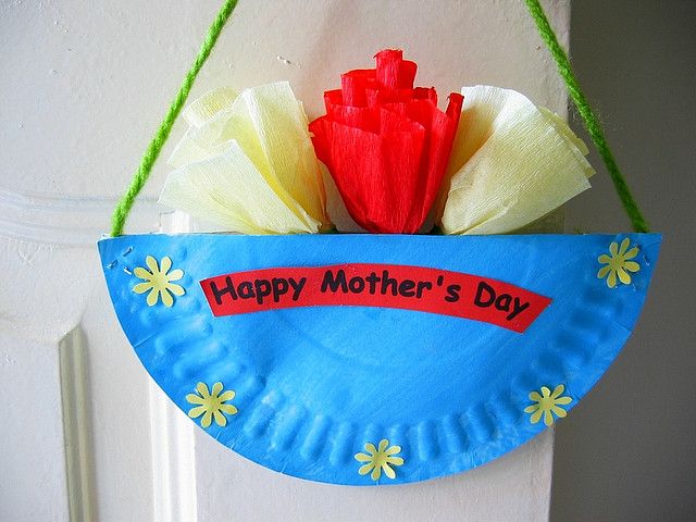 Mother’s Day Hanging Paper Plate Craft - Craft Fiesta